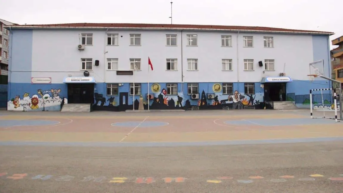 Demirsaç Ortaokulu fotoğrafı