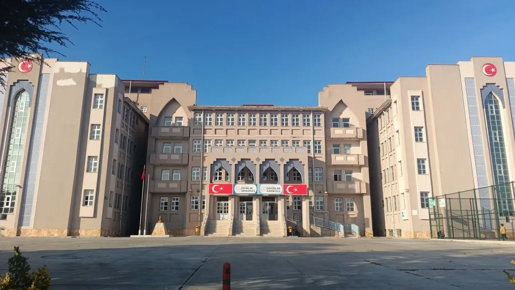 Dayınlar İlkokulu fotoğrafı