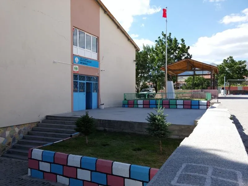 Mustafa Necati Ortaokulu fotoğrafı