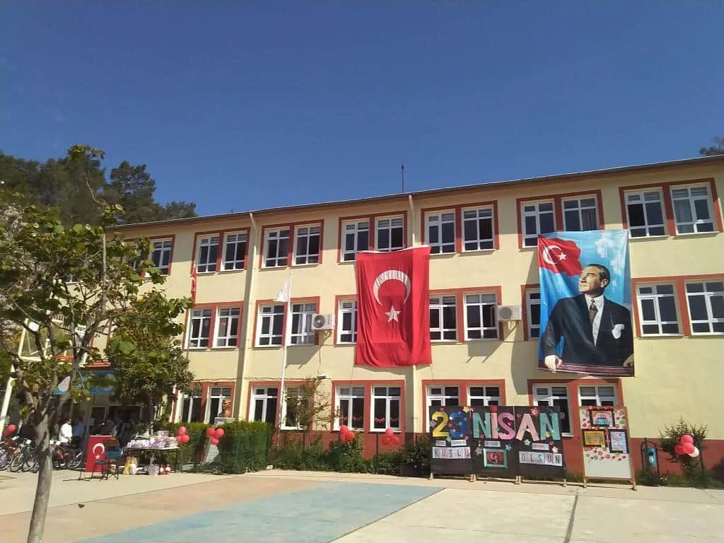 Kızılyaka Ortaokulu fotoğrafı