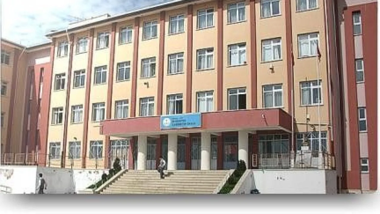 İzmit Ortaokulu fotoğrafı