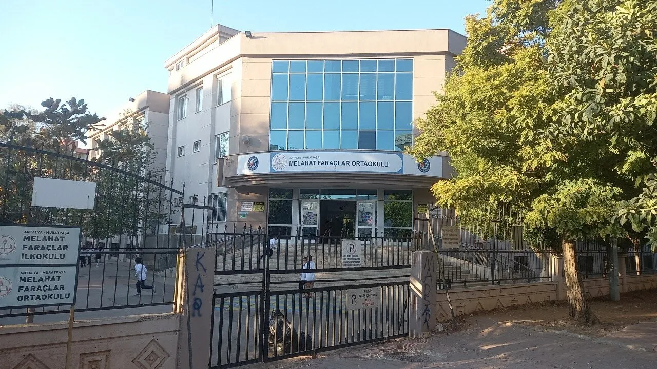 Melahat Faraçlar Ortaokulu fotoğrafı