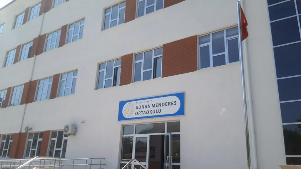 Adnan Menderes Ortaokulu fotoğrafı