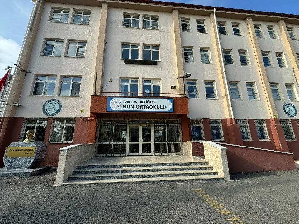 Hun Ortaokulu