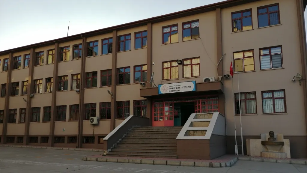 Şehit İzzet Özkan İlkokulu