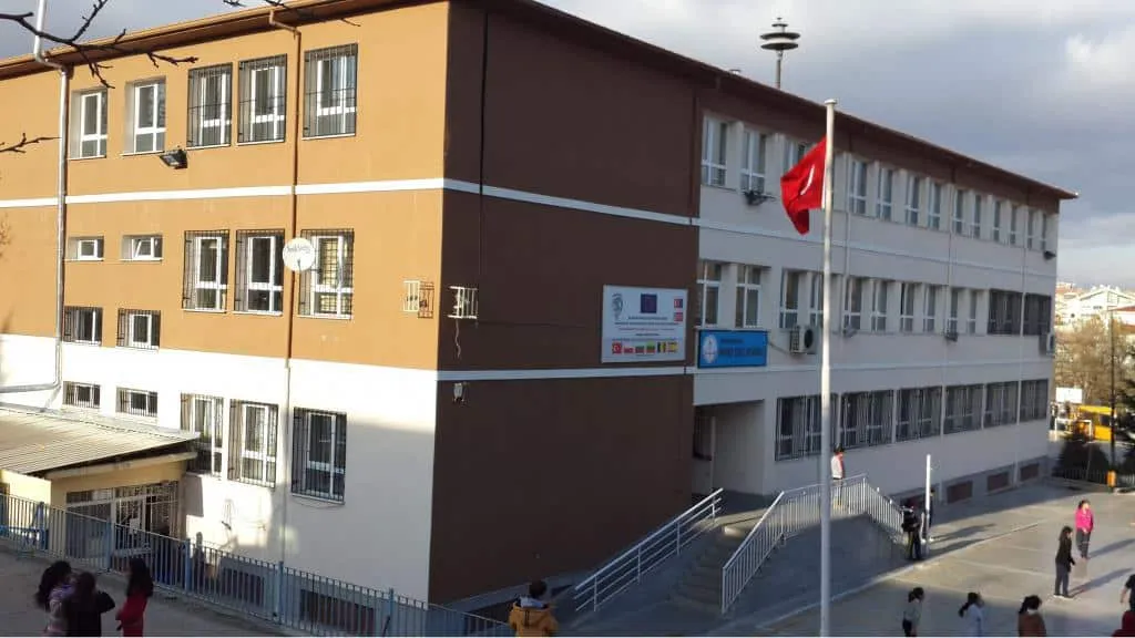 Mehmet Çekiç Ortaokulu fotoğrafı