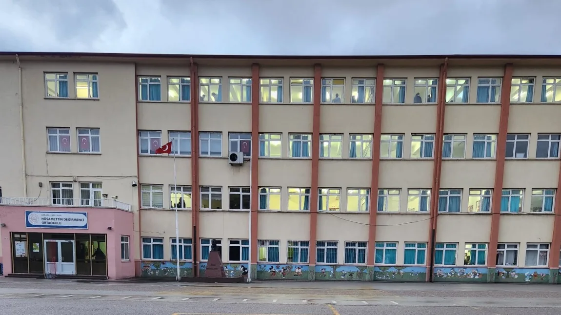 Hüsamettin Değirmenci Ortaokulu fotoğrafı