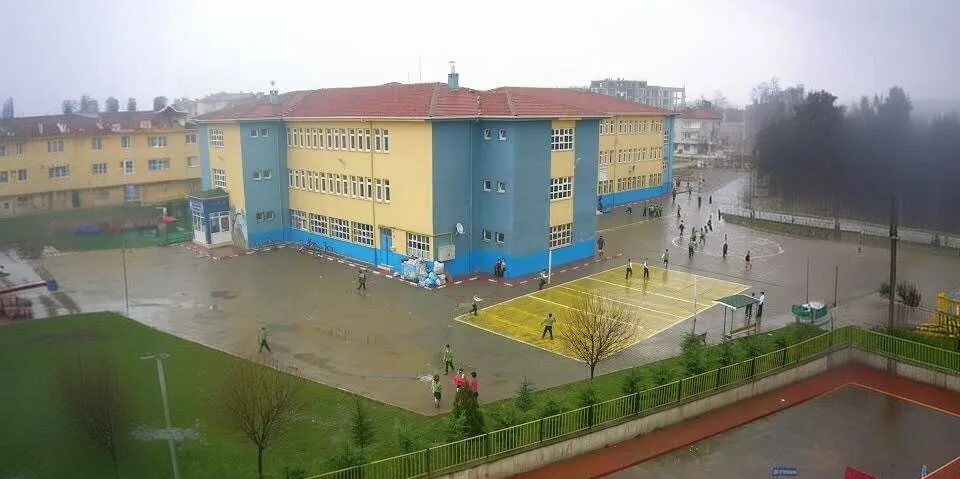 Prof.Dr.Selçuk Yahşi Ortaokulu fotoğrafı
