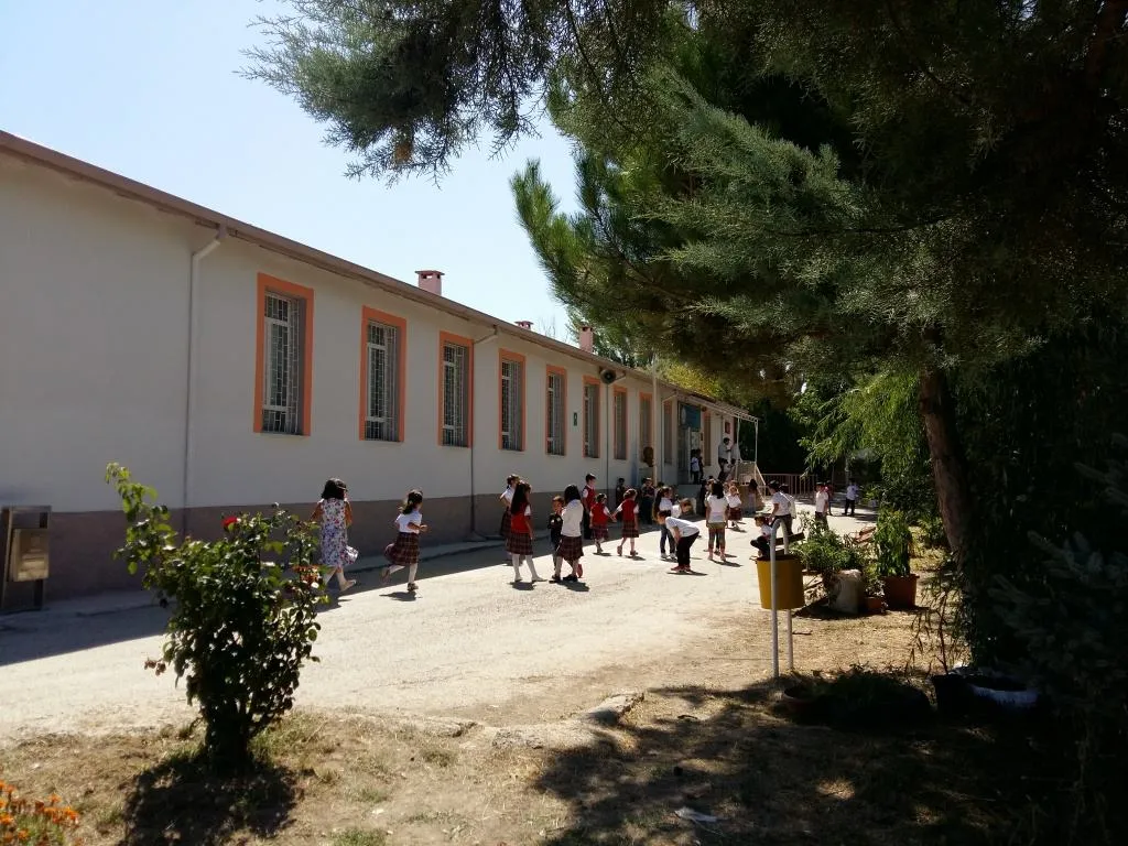 Yunus Emre İlkokulu