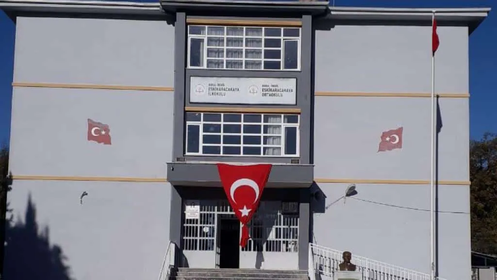 Eskikaracakaya Ortaokulu fotoğrafı