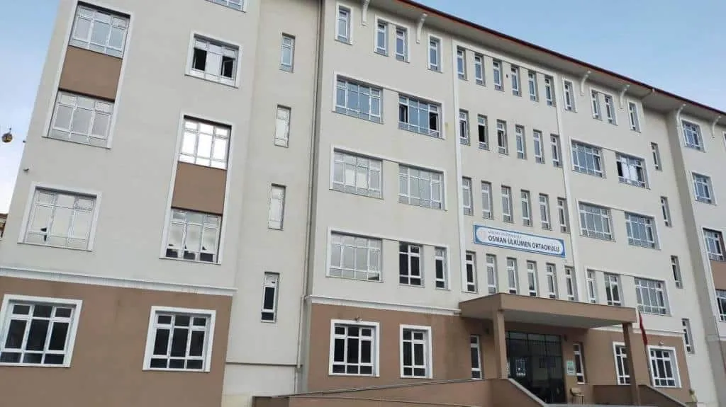 Osman Ülkümen Ortaokulu fotoğrafı