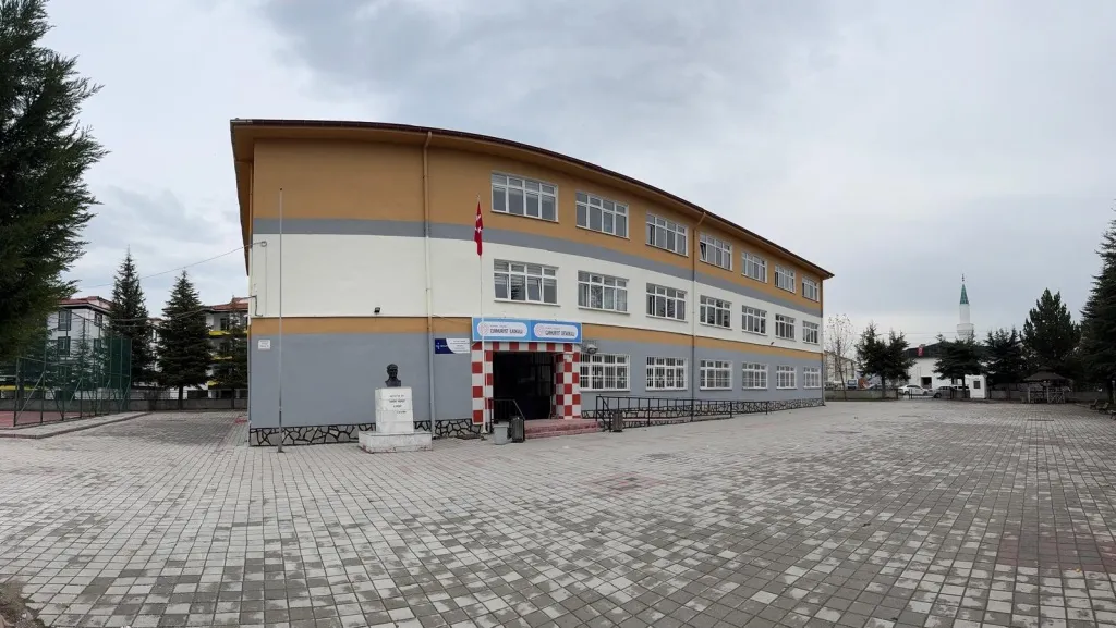 Cumhuriyet İlkokulu fotoğrafı