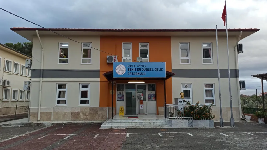 Şehit Er Gürsel Çelik Ortaokulu fotoğrafı