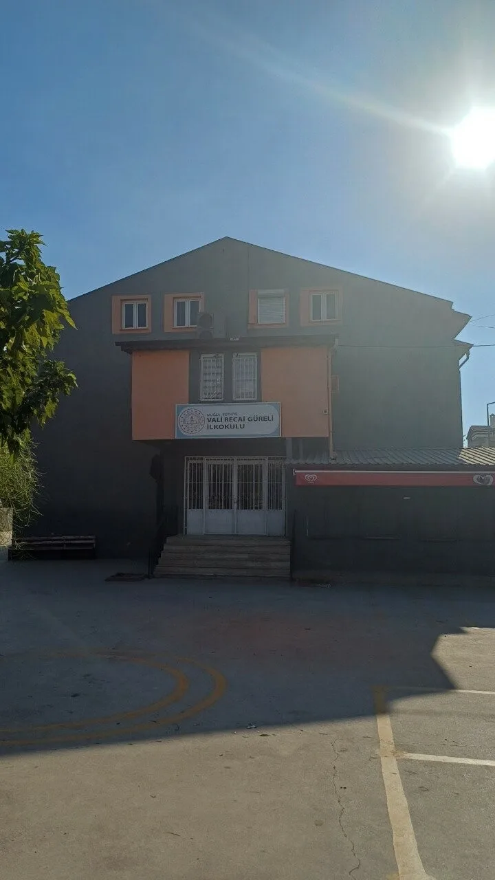 Vali Recai Güreli İlkokulu fotoğrafı