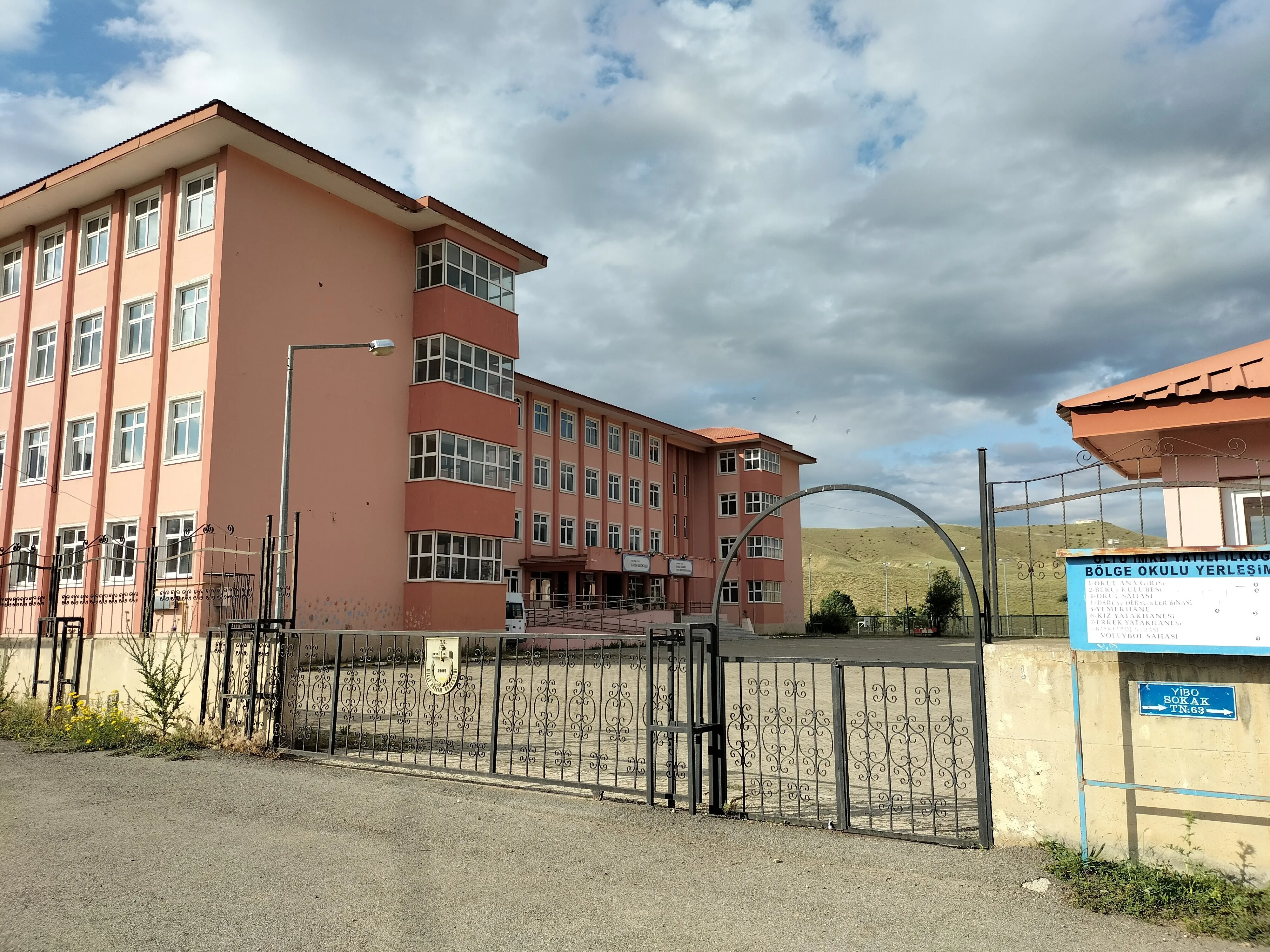 Cumhuriyet Ortaokulu fotoğrafı