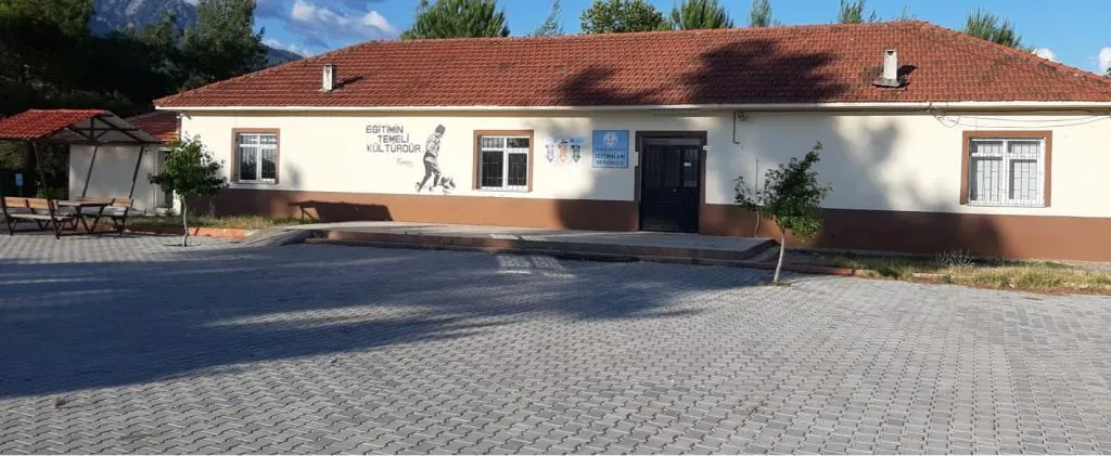 Zeytinalanı Ortaokulu fotoğrafı