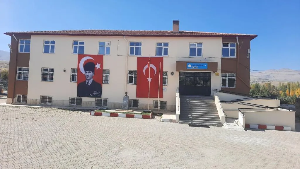 Yıldıztepe Zeynep Erden Ortaokulu fotoğrafı