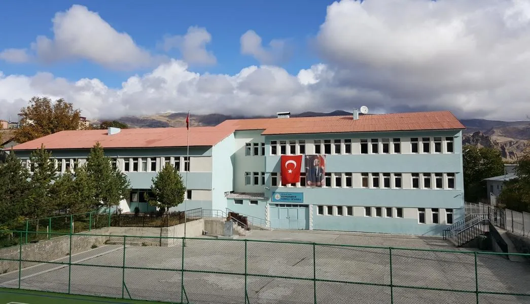 Kazım Karabekir Ortaokulu