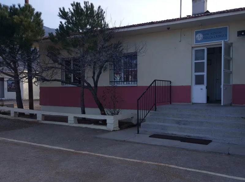 Kızılca İlkokulu