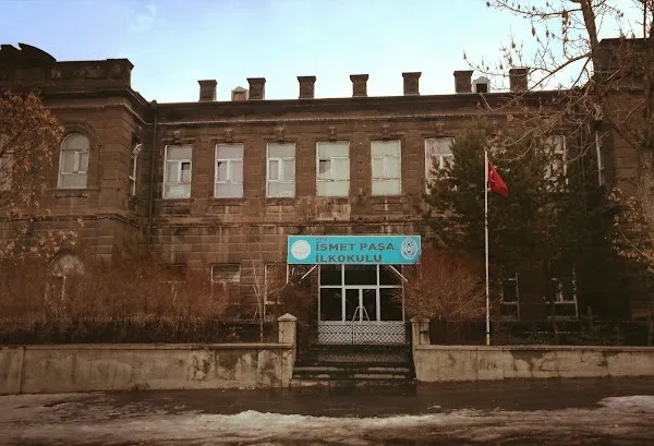 İsmet Paşa İlkokulu