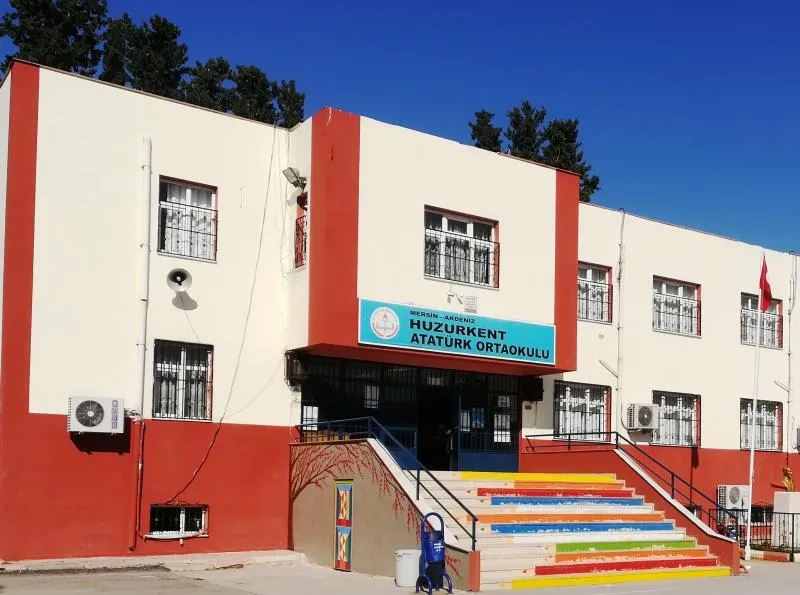 Huzurkent Atatürk Ortaokulu fotoğrafı