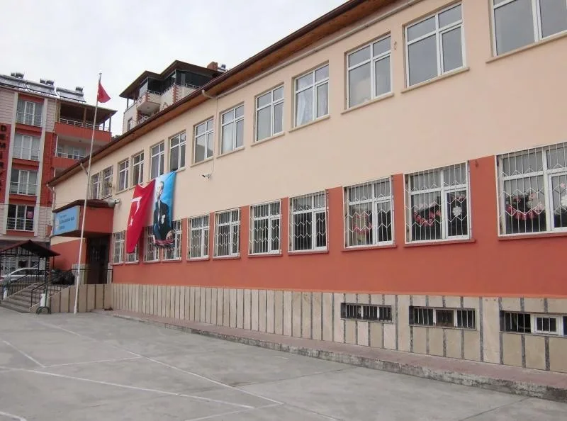 Burhan Ortaokulu fotoğrafı