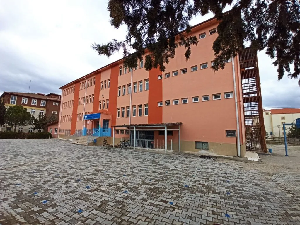 Cumhuriyet Ortaokulu fotoğrafı