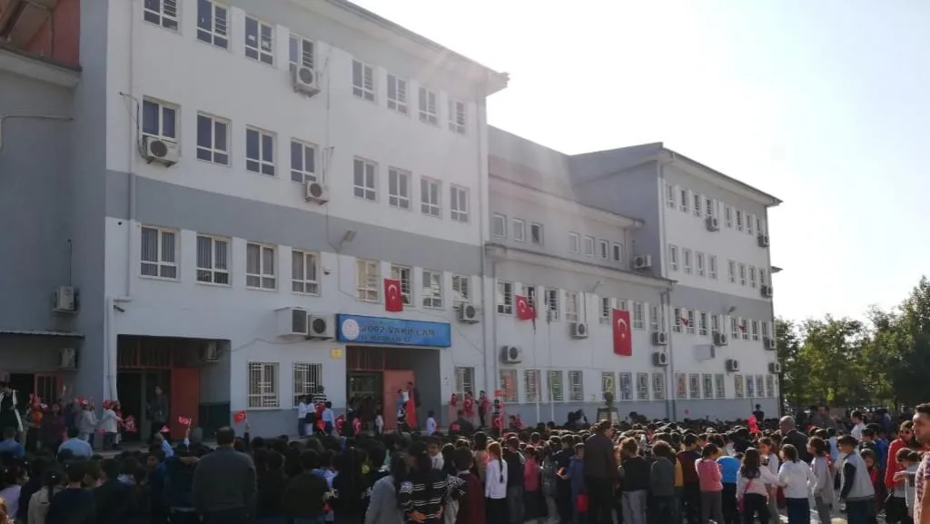 2002 Vakıflar İlkokulu
