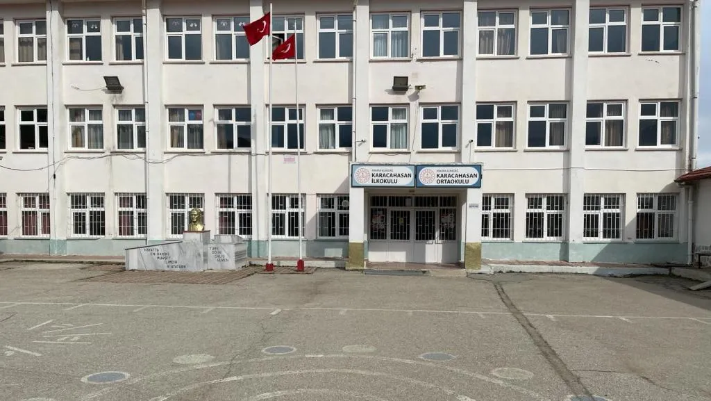 Karacahasan İlkokulu fotoğrafı