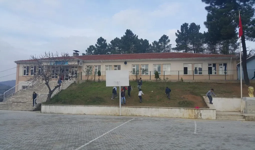 Bayat Ortaokulu