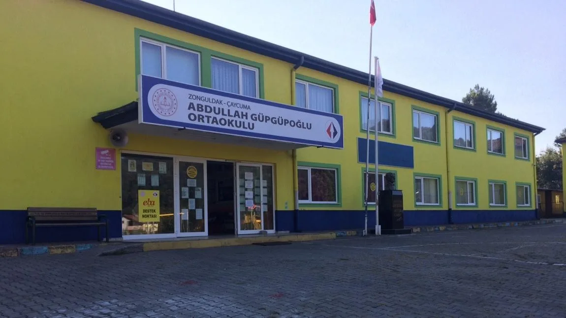 Karapınar Abdullah Güpgüpoğlu Ortaokulu fotoğrafı