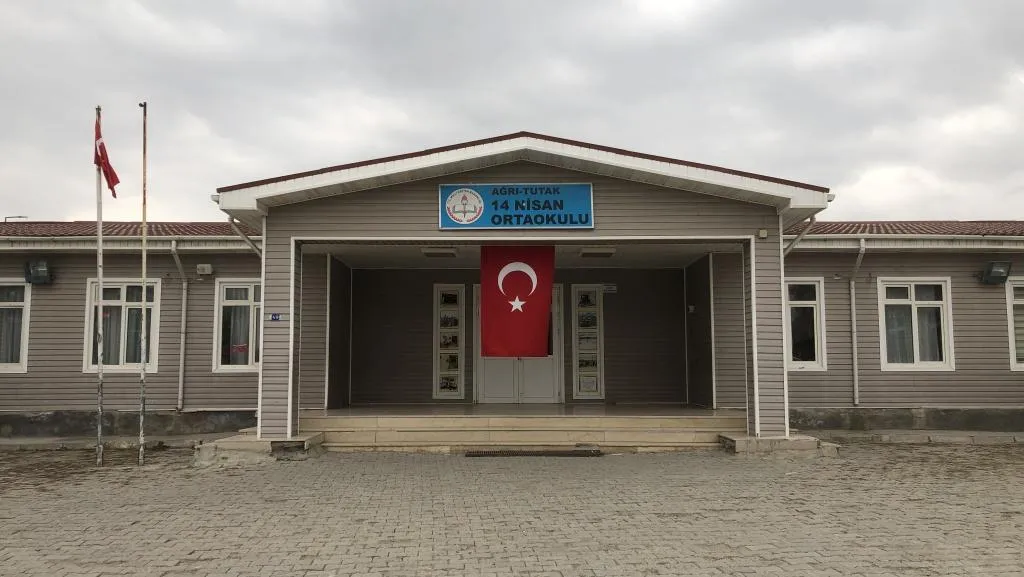 14 Nisan Ortaokulu