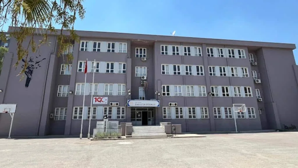 Zihni Üstün Ortaokulu fotoğrafı