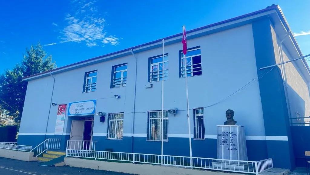 Sultaniye Şehit Baçerettin Özgür İlkokulu fotoğrafı