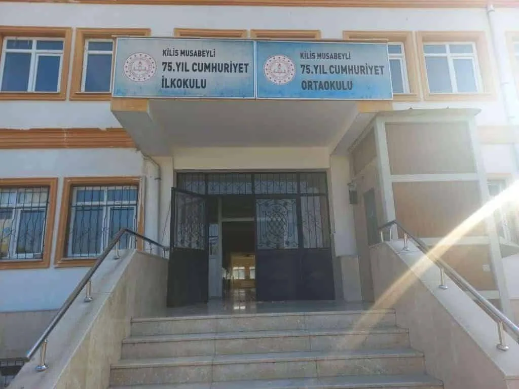 75.Yıl Cumhuriyet Ortaokulu fotoğrafı