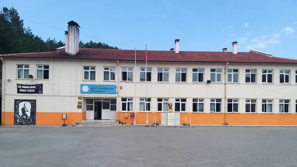 Şehit Madenciler Ortaokulu fotoğrafı