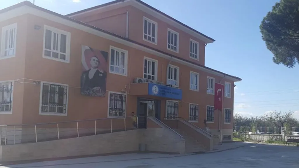 Sandıklı Nazmi Topçuoğlu İlkokulu fotoğrafı