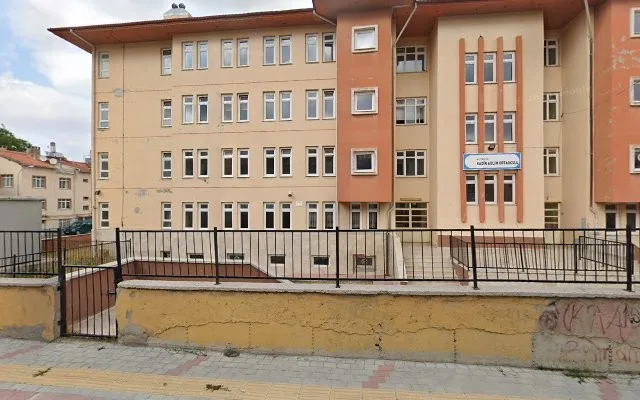Kadir Adlım Ortaokulu