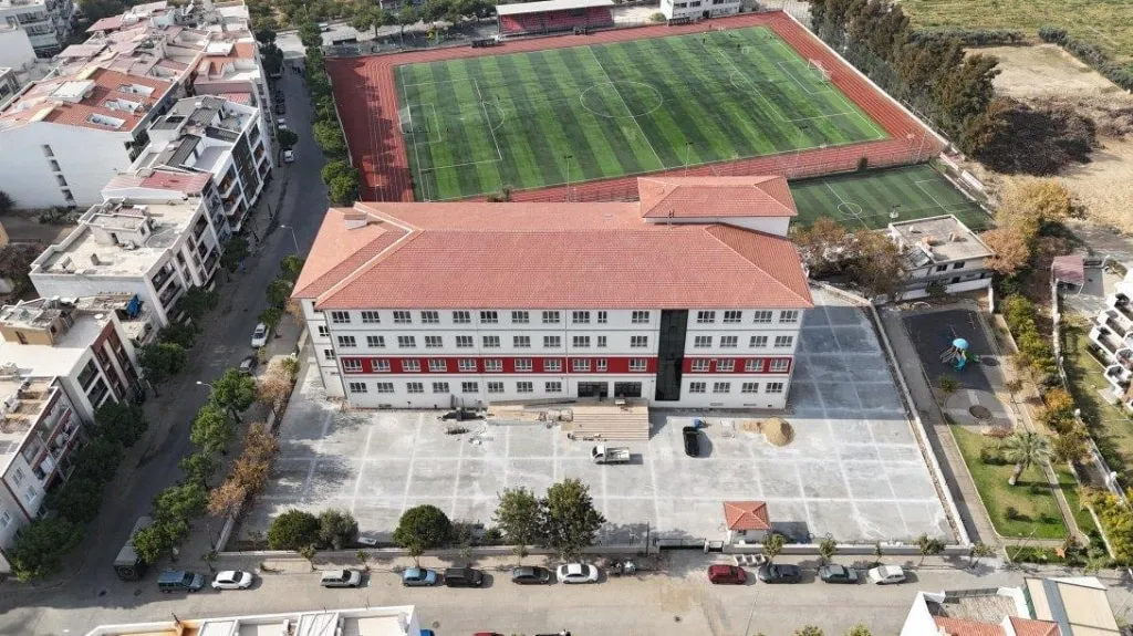Vali Kadir Uysal Ortaokulu