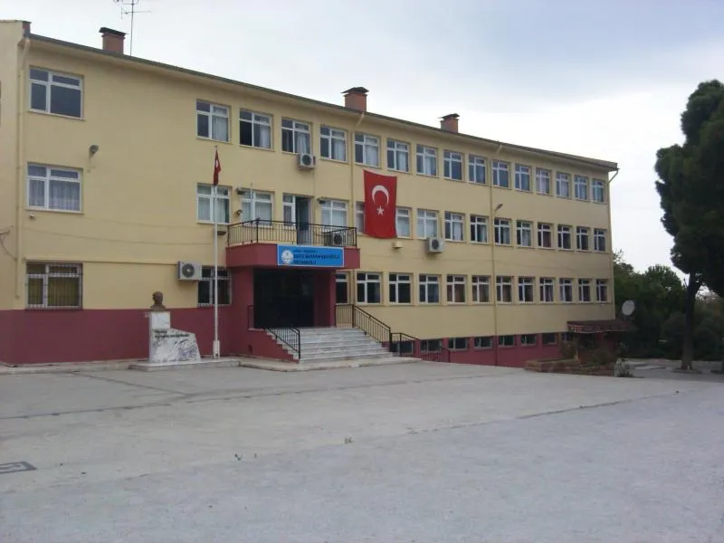 Arife Bayram Bayaözlü Ortaokulu fotoğrafı