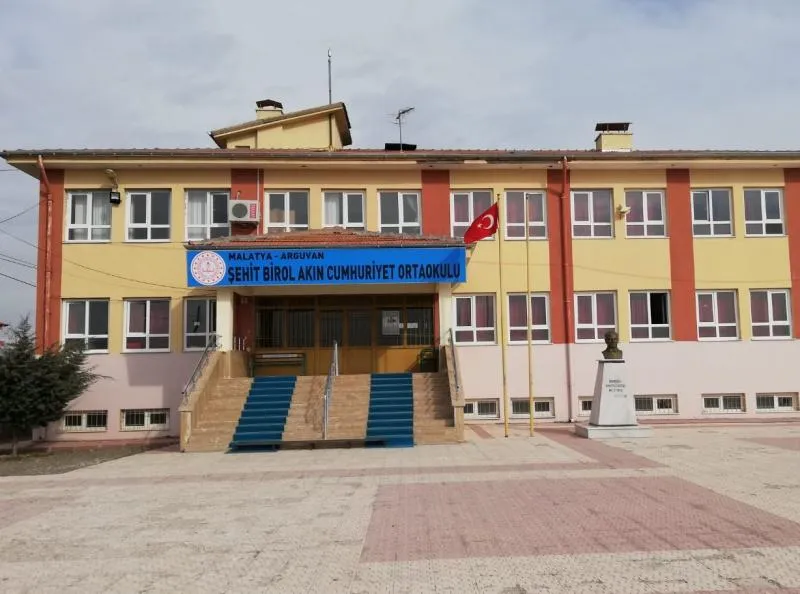 Şehit Birol Akın Cumhuriyet Ortaokulu fotoğrafı