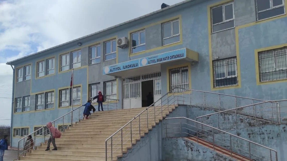 Altıyol İlkokulu