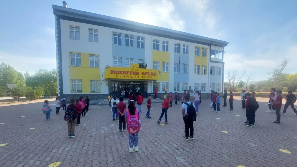 Karadayı Muzaffer Oflaz İlkokulu fotoğrafı