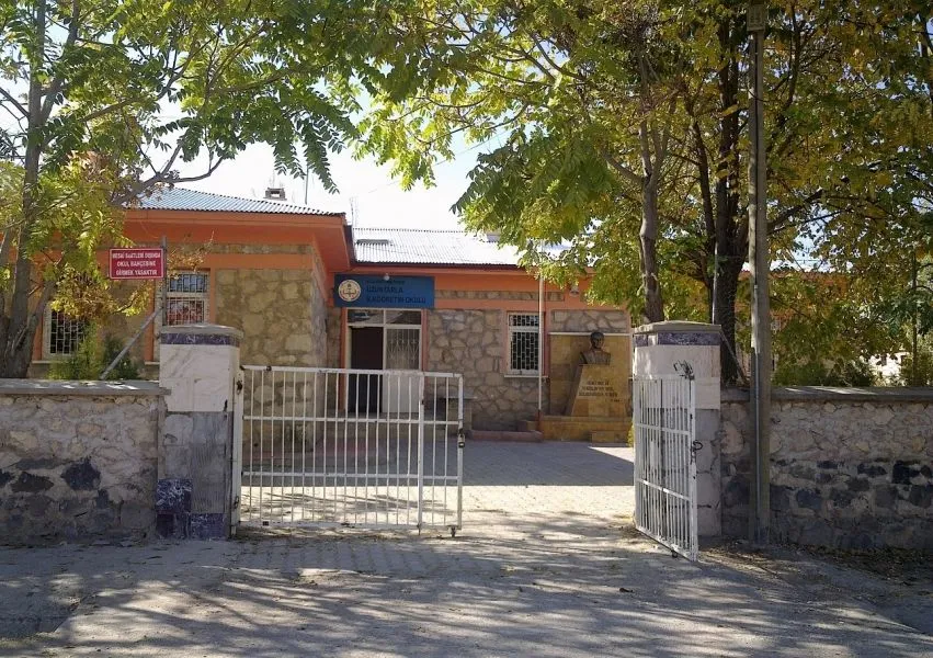 Uzuntarla Ortaokulu