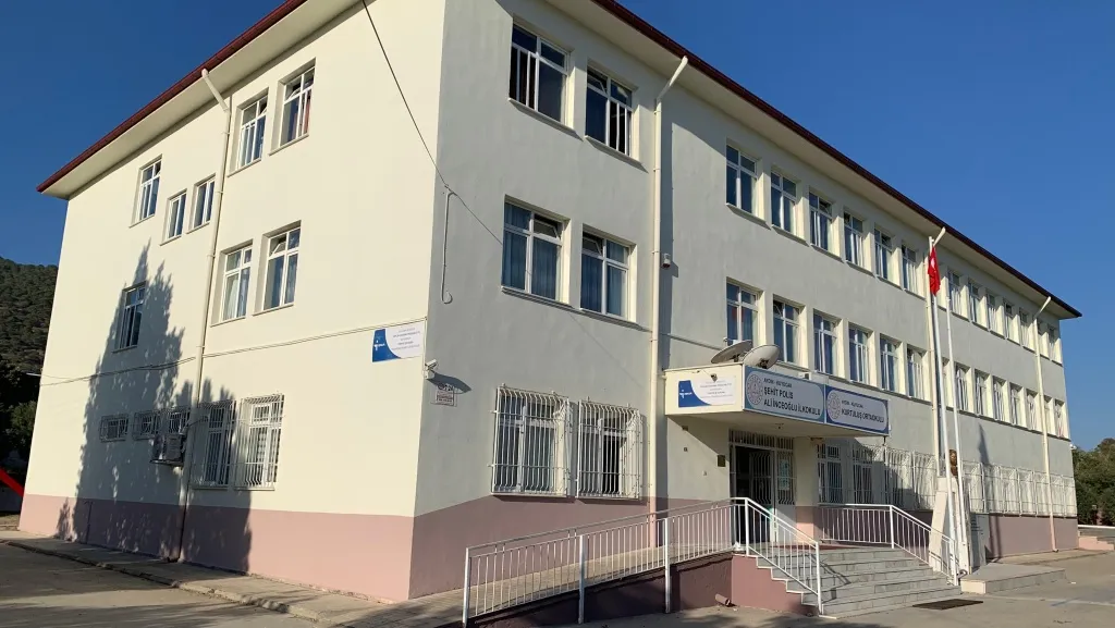 Kurtuluş Ortaokulu fotoğrafı