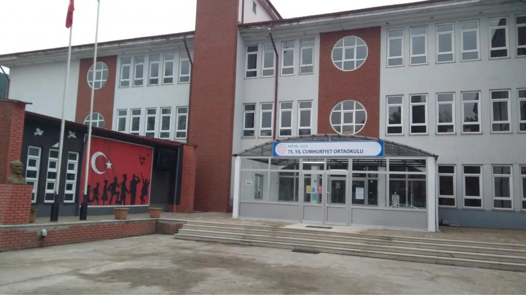 75.Yıl Cumhuriyet Ortaokulu