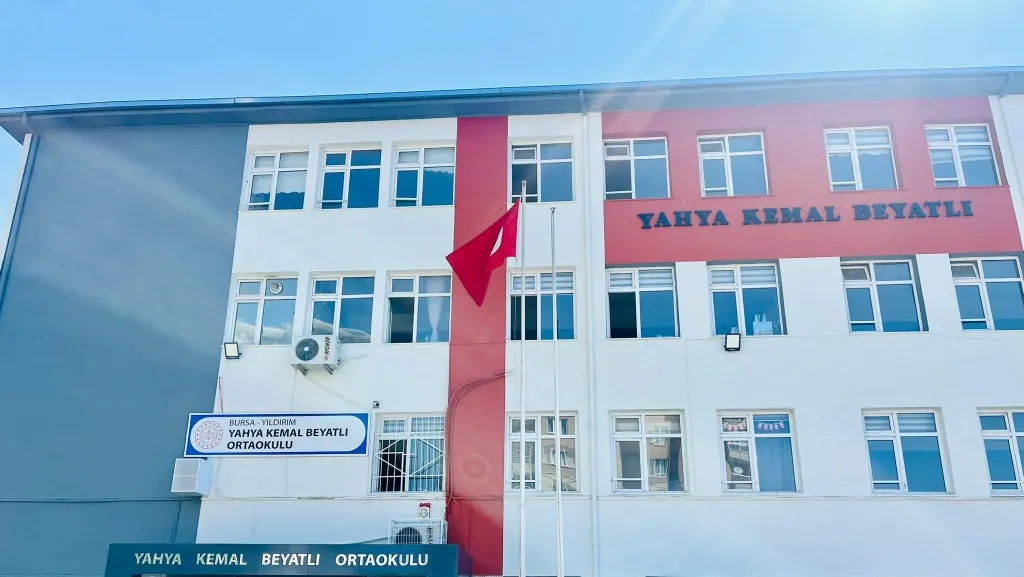 Yahya Kemal Beyatlı Ortaokulu fotoğrafı