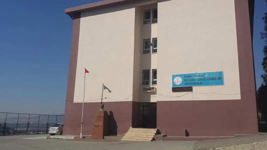 Rıdvan Nafiz Edgüer Ortaokulu fotoğrafı