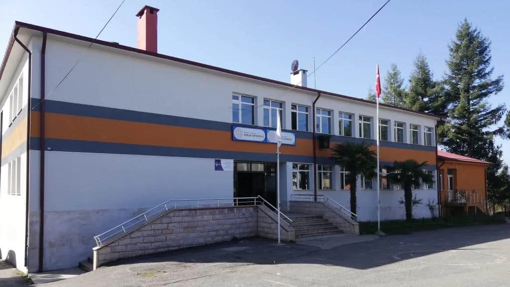 Karlık İlkokulu fotoğrafı