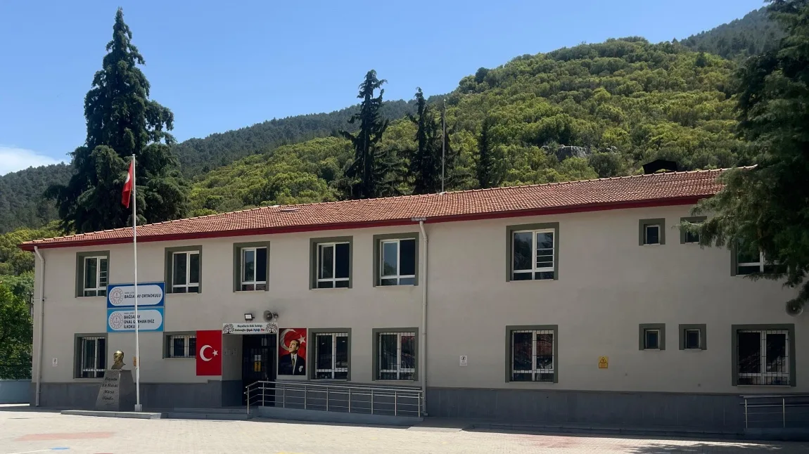 Bağsaray Ünal Gürhan Ekiz İlkokulu